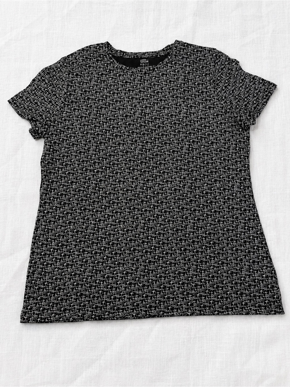 Lord & Taylor Black and White Short Sleeve Knit Top